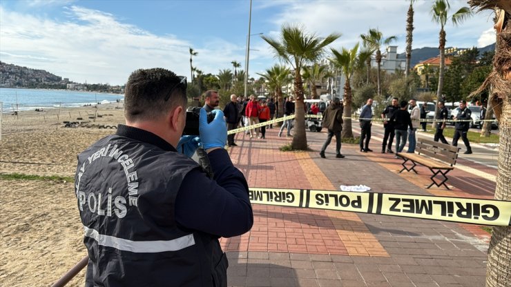 Alanya'da silahlı kavgada 2 kişi yaralandı