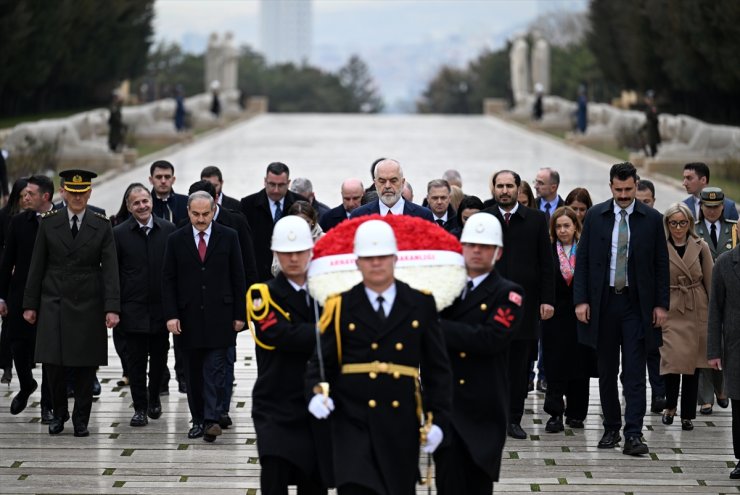 Arnavutluk Başbakanı Rama, Anıtkabir'i ziyaret etti