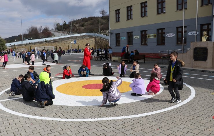 Kastamonu'da öğrenciler geleneksel oyunlarla eğlendi