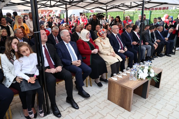 Binali Yıldırım, Adana'da anaokulu açılışına katıldı