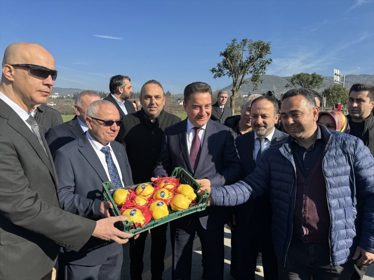 DEVA Partisi Genel Başkanı Babacan Sakarya'da ziyaretlerde bulundu