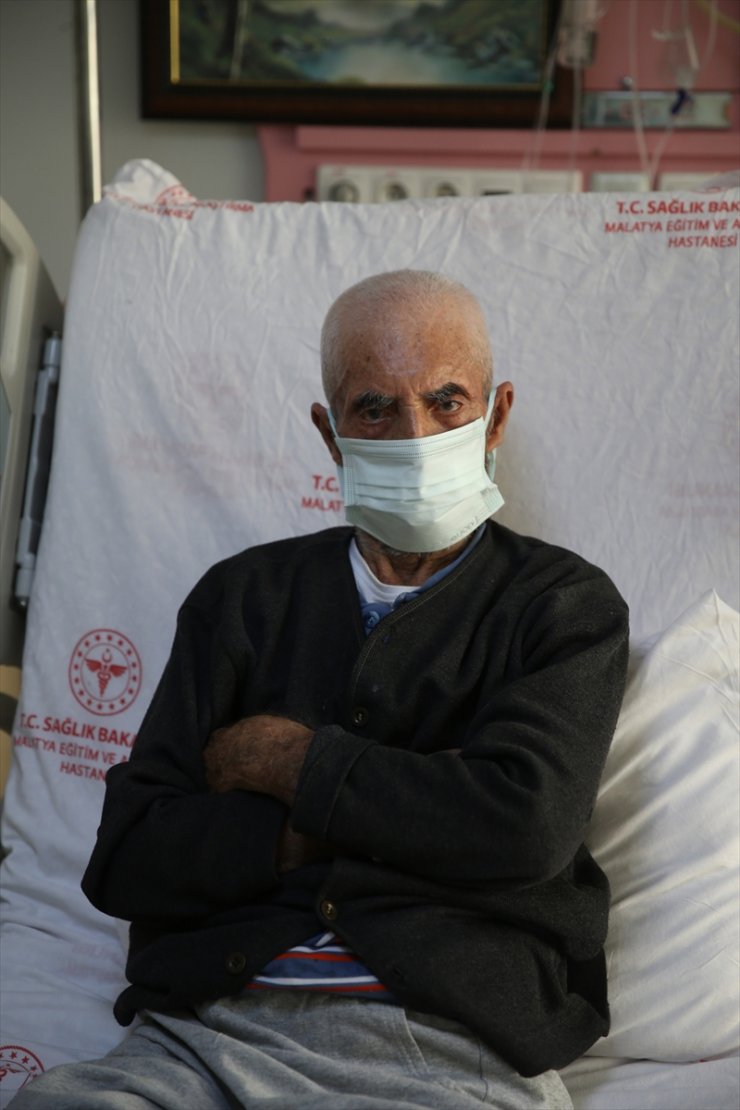 Lösemi teşhisi konan 94 yaşındaki hasta tedavisinin ardından taburcu edildi