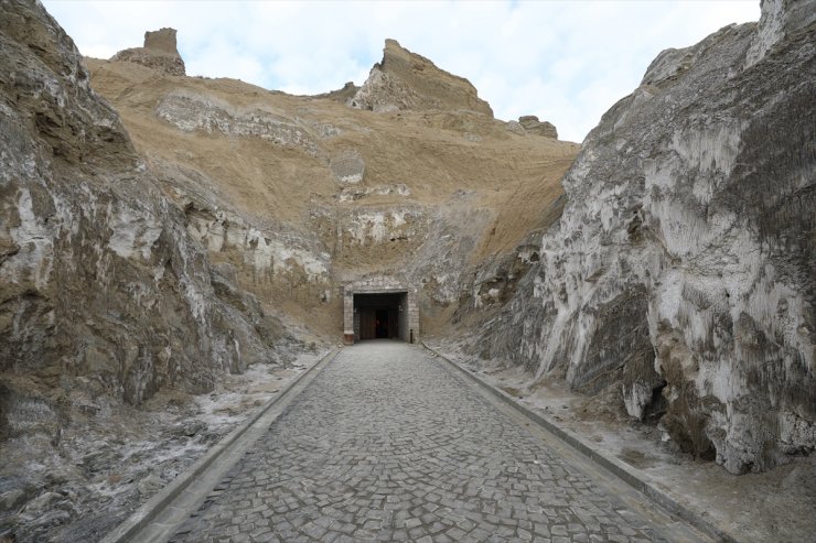 Yer altındaki tuz mağaraları, kışın da turistlerin ziyaret rotasında oluyor