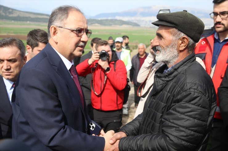 Bakan Özhaseki'den Kahramanmaraş'taki depremzede şehit ailesine ziyaret