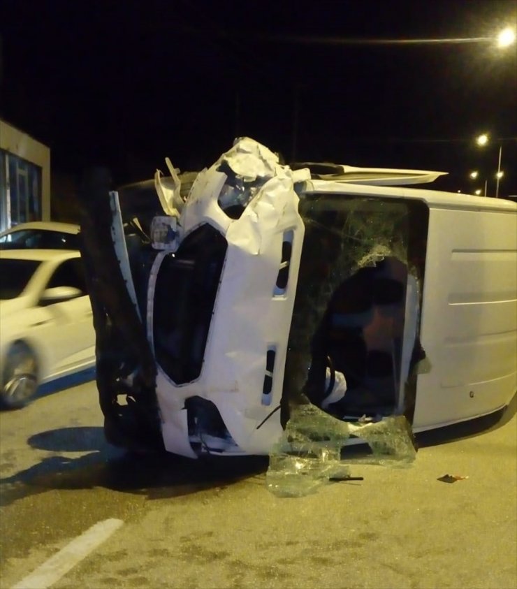 Bodrum'da zincirleme trafik kazası güvenlik kamerasına yansıdı