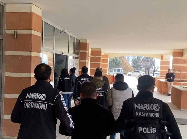 Kastamonu'da düzenlenen uyuşturucu operasyonunda 3 kişi tutuklandı