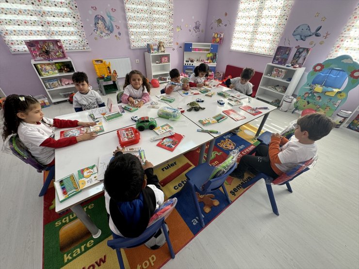 Hatay'da Çocuklar Gülsün Diye Derneği öncülüğünde yaptırılan anaokulu açıldı