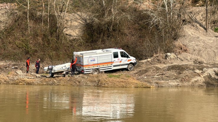 Sakarya Nehri'nde kadın cesedi bulundu