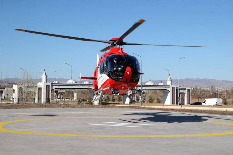 Sivas'ta ambulans helikopter hizmete girdi