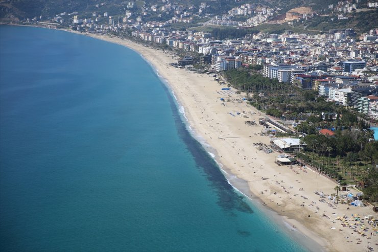 Alanya'da mart ayında deniz keyfi