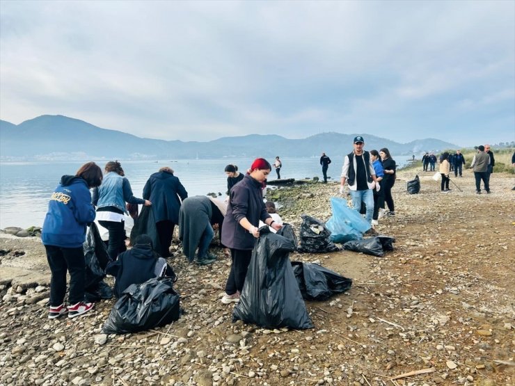 Fethiye'deki Kuş Cenneti'nde çevre temizliği yapıldı