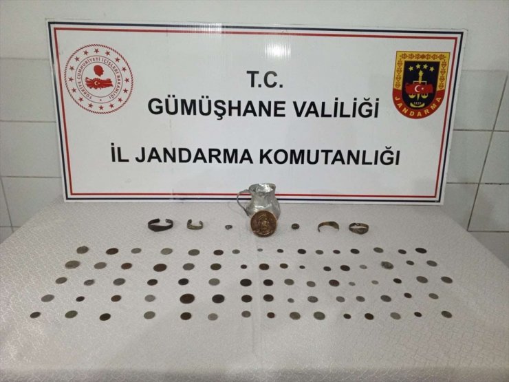 Gümüşhane'de tarihi eser operasyonunda sikke ve objeler ele geçirildi