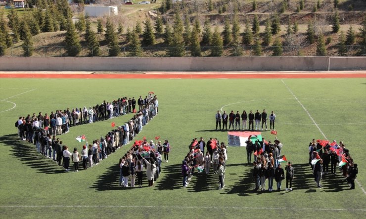 Tokat'ta üniversite öğrencilerinden Gazze koreografisi