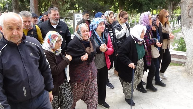 Mersin'de evde çıkan yangında ölen çiftin cenazesi defnedildi