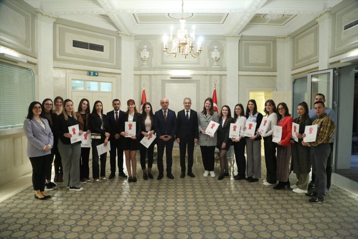 Sırbistan'daki Türkçe kurslarına katılanlara sertifikaları verildi