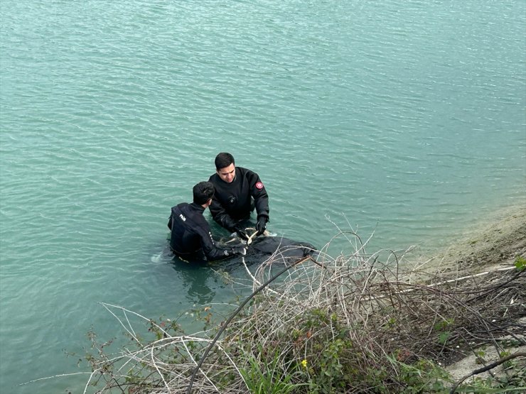 Adana'da kayıp olarak aranan kişi sulama kanalında ölü bulundu