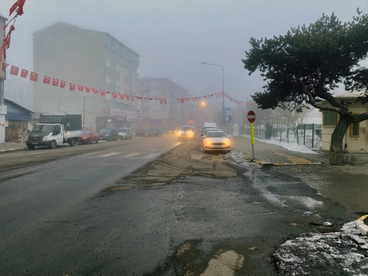 Ardahan'da yoğun sis görüş mesafesini düşürdü