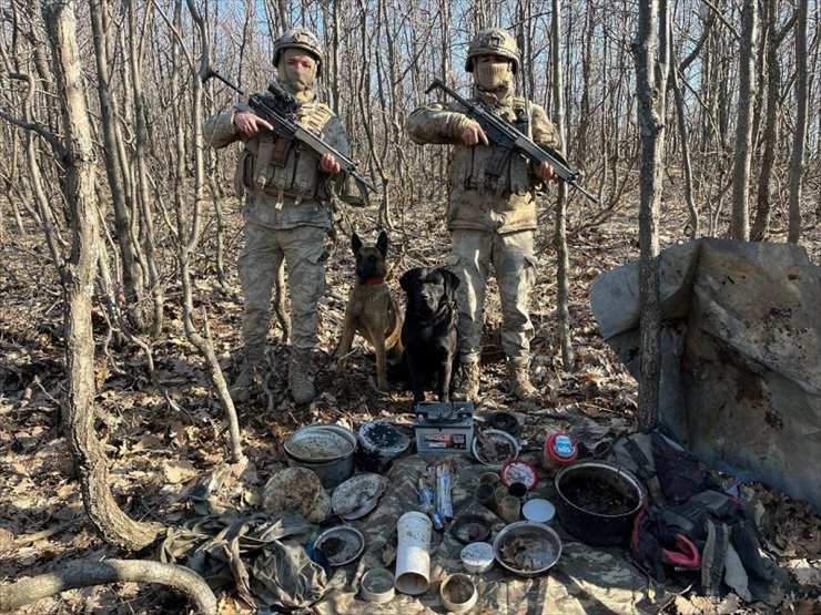 Bingöl'de terör örgütü PKK/KCK'ya ait roketatar ele geçirildi