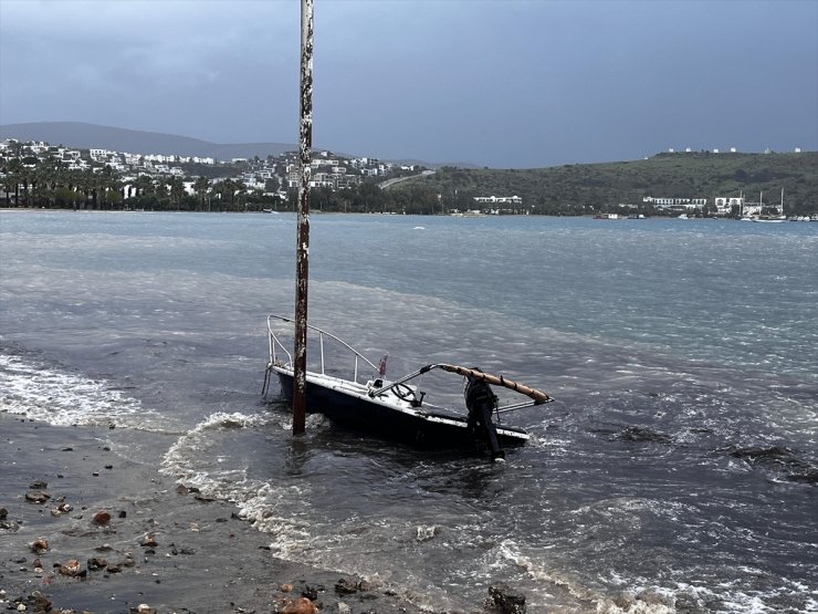 Muğla'da kuvvetli rüzgar ve sağanak etkili oluyor