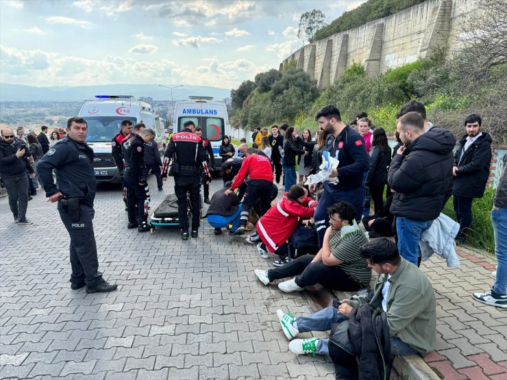 GÜNCELLEME - Aydın'da halk otobüsünün devrilmesi sonucu 28 kişi yaralandı