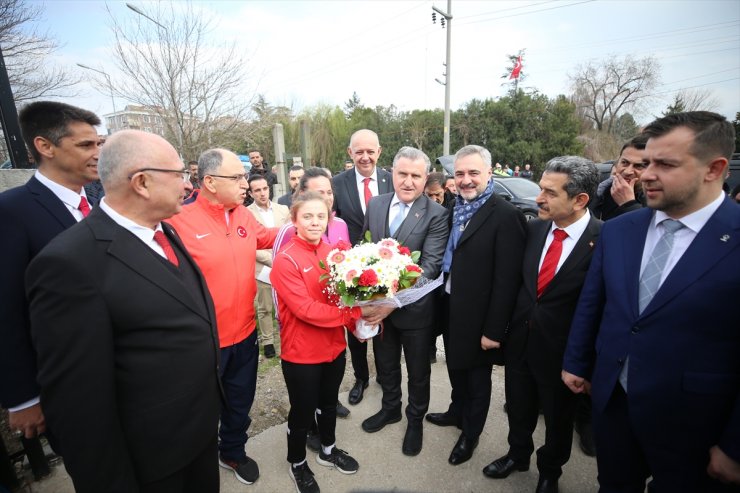 Gençlik ve Spor Bakanı Bak, Lüleburgaz'da spor salonu açılışında konuştu: