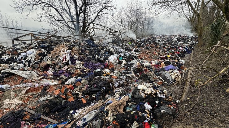 Zonguldak'ta tekstil atölyesinin deposunda çıkan yangın söndürüldü