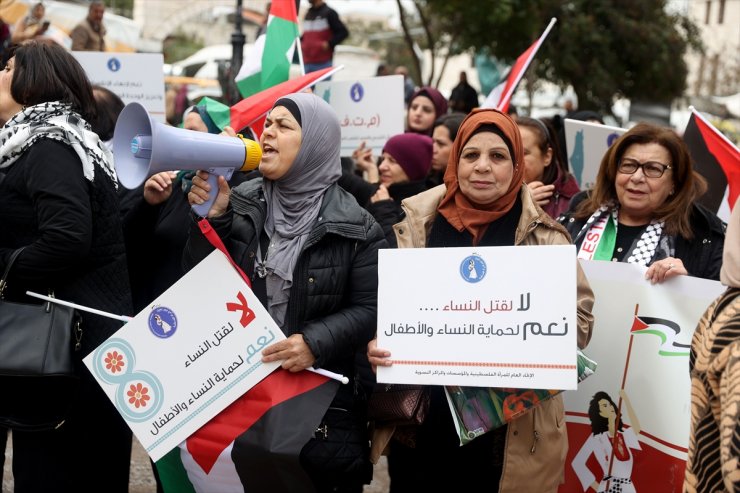 Batı Şeria'da Filistinli kadınlar İsrail'in Gazze'deki katliamlarını protesto etti