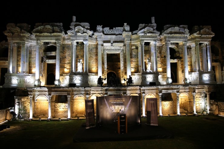 Denizli Hierapolis ören yerinde gece müzeciliğinin tanıtımı yapıldı