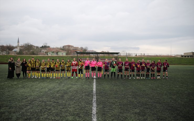 Edirne'de "Kadınlar Sınırları Aşıyor Futbol Turnuvası" düzenlendi