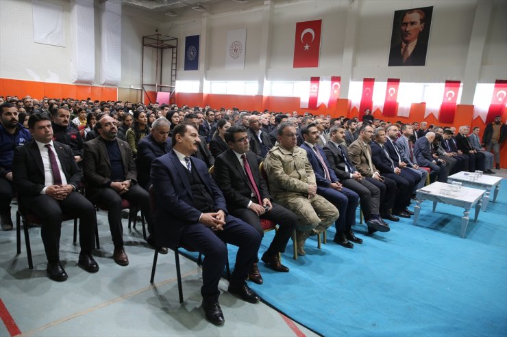 Hakkari'de düzenlenen seminerde kentin depremselliği değerlendirildi