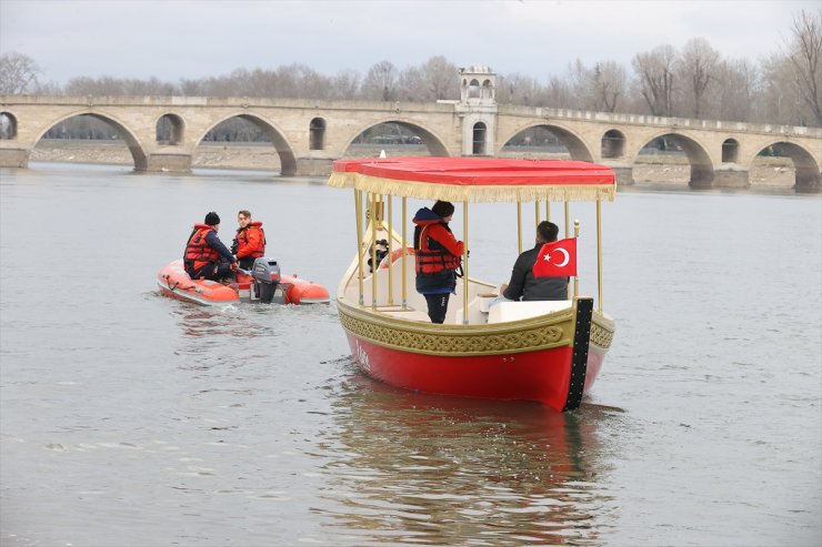 Meriç Nehri'nde kancabaş tipi kayıklarla gezinti yapılabilecek