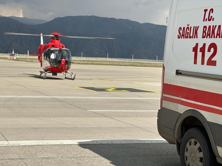 Şırnak'ta ambulans helikopter rahatsızlanan 2 yaşındaki çocuk için havalandı