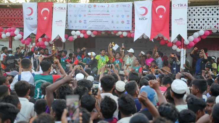 TİKA, Cox’s Bazar'daki sığınmacı kampında düzenlenen 1. Arakan Ligi’ne destek oldu