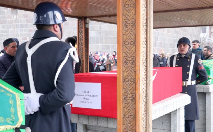 Siirt'te motosiklet kazasında hayatını kaybeden üsteğmen Yıldırım, Erzurum'da toprağa verildi