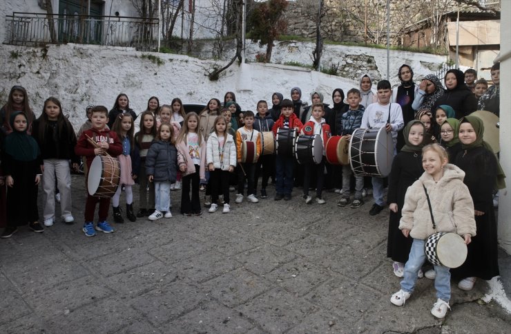 Batı Trakya'da ramazan, davul çalma geleneğiyle karşılandı