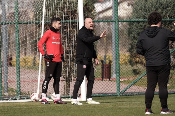 Tolunay Kafkas, Fatih Karagümrük'ün başında ilk antrenmana çıktı