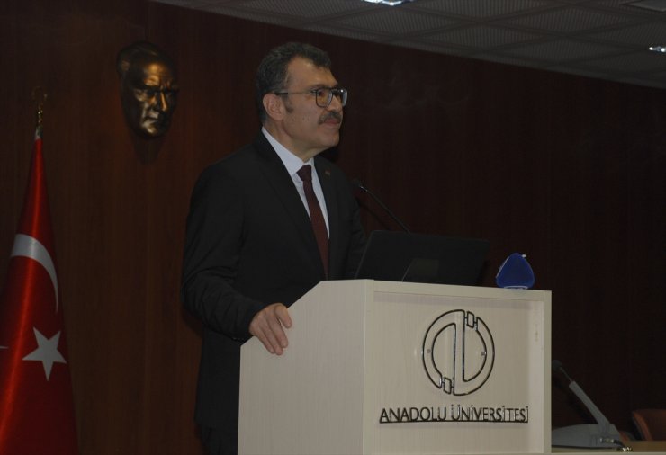 TÜBİTAK Başkanı Prof. Dr. Mandal, Anadolu Üniversitesi'nde söyleşiye katıldı: