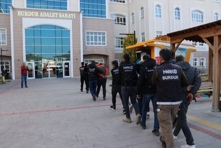 Burdur merkezli düzenlenen uyuşturucu operasyonunda 11 zanlı tutuklandı