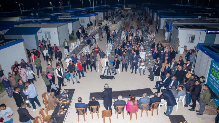 Cumhur İttifakı'nın Hatay Büyükşehir Belediye Başkan adayı Öntürk vatandaşlarla iftar yaptı