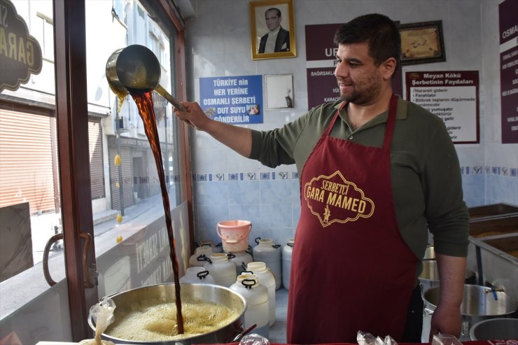 İftar sofralarının şifa dolu içeceği "Meyan şerbeti"