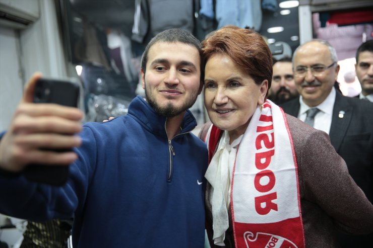 İYİ Parti Genel Başkanı Akşener, Bolu'da esnafı ziyaret etti