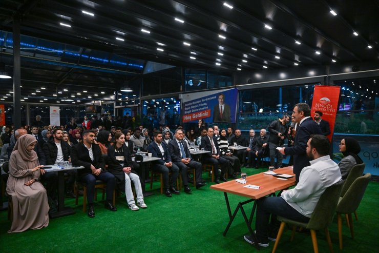 Cumhurbaşkanı Yardımcısı Yılmaz, Bingöl'de gençlerle buluştu: