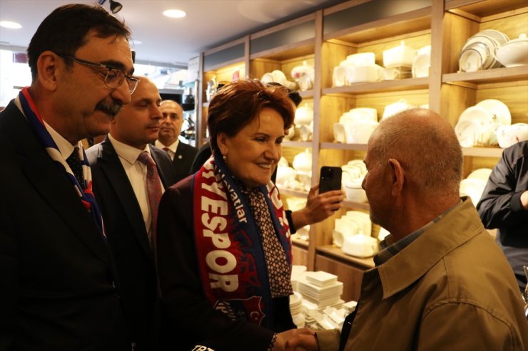 İYİ Parti Genel Başkanı Akşener'den Niğde'de esnaf ziyareti