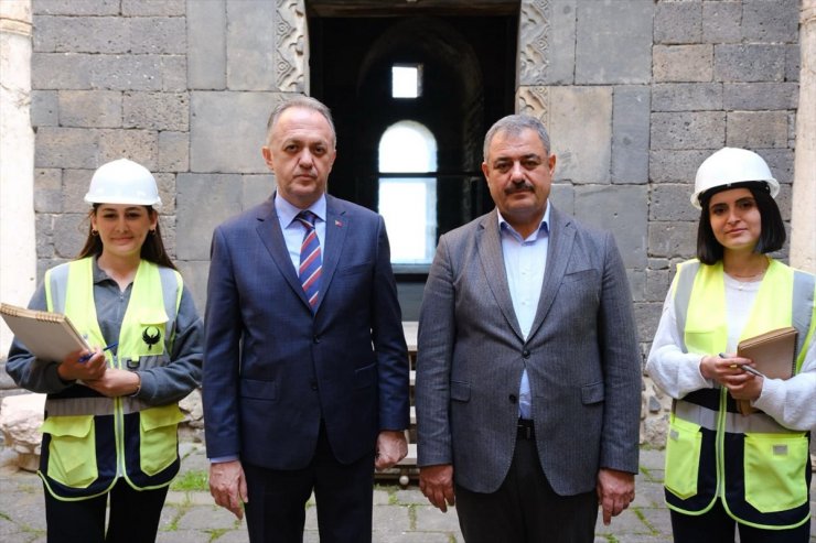 Kültür ve Turizm Bakan Yardımcısı Yazgı, Diyarbakır'da incelemelerde bulundu