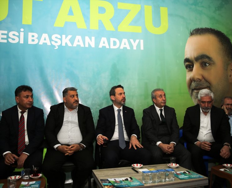 Bakan Bayraktar, Diyarbakır Çınar'da partililerle bir araya geldi