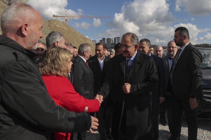 Bakan Özhaseki, Mamak'taki kentsel dönüşüm şantiyesini ziyaret etti: