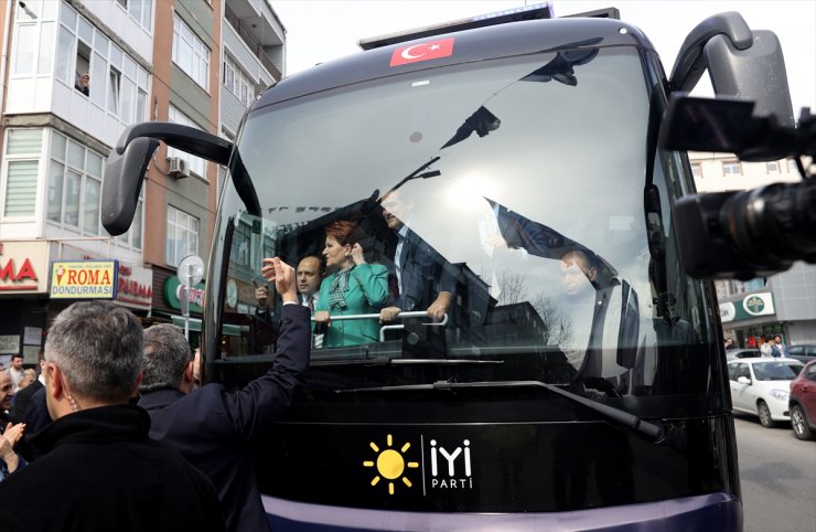 İYİ Parti Genel Başkanı Akşener İstanbul'da esnaf ziyaretinde bulundu