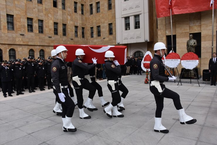 Şırnak'taki trafik kazasında şehit olan polis Fırat Der için tören yapıldı