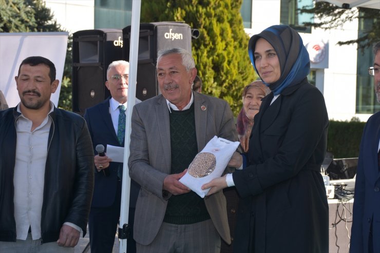 Tarım ve Orman Bakanı Yumaklı, Afyonkarahisar'da Tohum Dağıtım Töreni'nde konuştu: