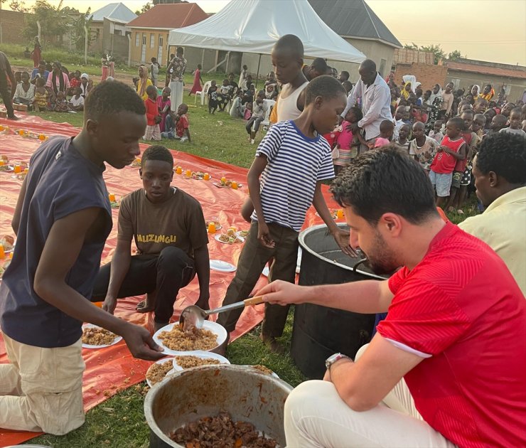 Amasya'daki İyilik Hareketi Derneği Uganda'da iftar sofrası kurdu